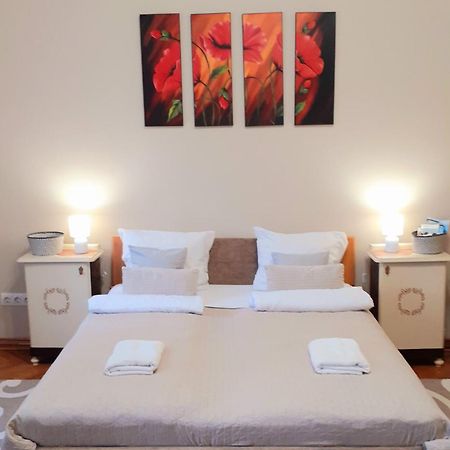 Апартаменти Ekszerdoboz Apartman Еґер Екстер'єр фото