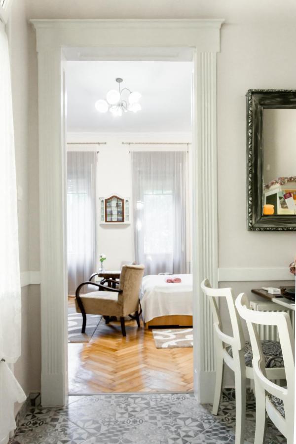 Апартаменти Ekszerdoboz Apartman Еґер Екстер'єр фото