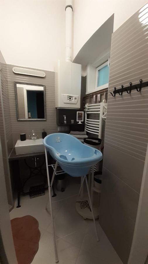 Апартаменти Ekszerdoboz Apartman Еґер Екстер'єр фото