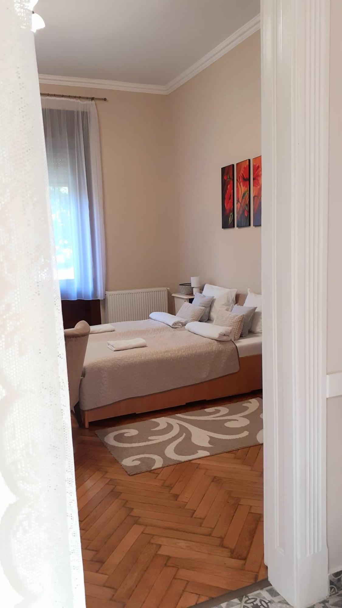 Апартаменти Ekszerdoboz Apartman Еґер Екстер'єр фото